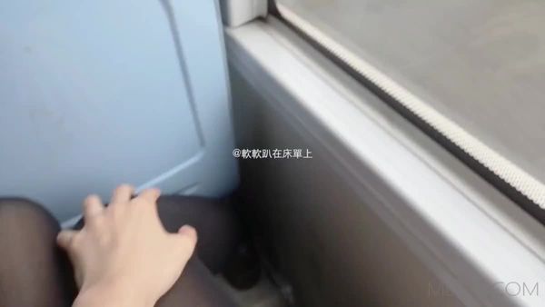 福利姬@鈴木美咲 – 公車系列 (5)自拍