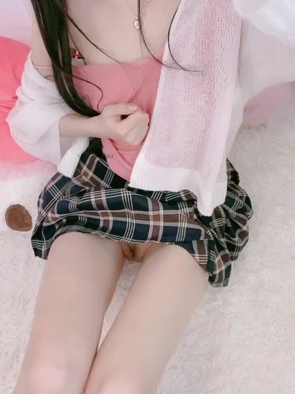 櫻狸子新作-粉色小背心自拍